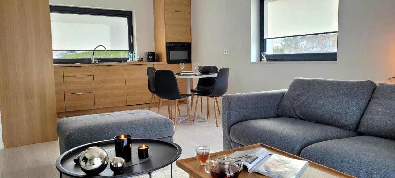 Bast 17: Spacious Mandoria Stay with Parking and Terrace Lodz  Exterior photo